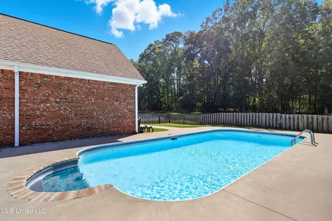 Exterior - 130 Deer Ridge Rd, Brandon, MS 39042 photo 14 of 20