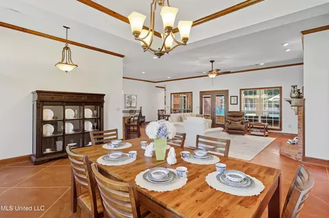 Dining - 130 Deer Ridge Rd, Brandon, MS 39042 photo 3 of 3