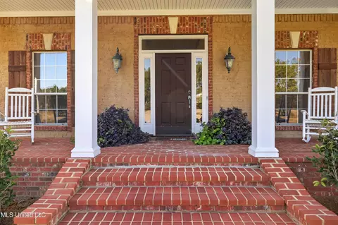 Exterior - 130 Deer Ridge Rd, Brandon, MS 39042 photo 5 of 20