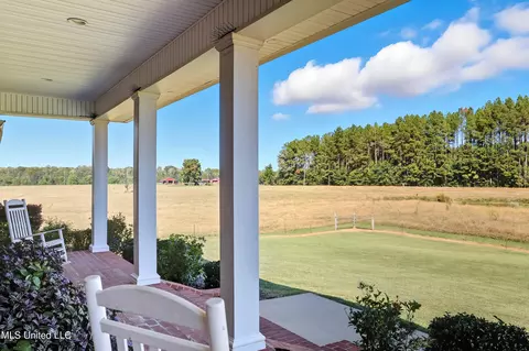Exterior - 130 Deer Ridge Rd, Brandon, MS 39042 photo 4 of 20