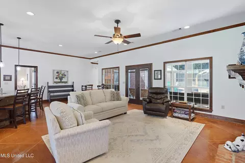 Living - 130 Deer Ridge Rd, Brandon, MS 39042 photo 3 of 3