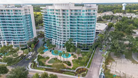 2230 Beach Dr #1006, Gulfport, MS 39507