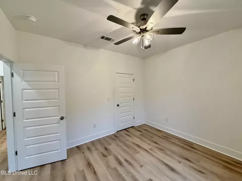 Bedroom - 219 New Haven Ln, Brandon, MS 39042 photo 5 of 5
