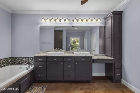 Bath - 115 Ashley Dr, Brandon, MS 39042 photo 1 of 7