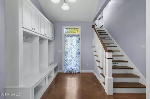 Entry Way - 115 Ashley Dr, Brandon, MS 39042 photo 9 of 9