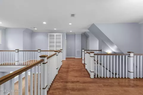 Entry Way - 115 Ashley Dr, Brandon, MS 39042 photo 6 of 9