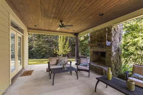 Exterior - 115 Ashley Dr, Brandon, MS 39042 photo 12 of 18
