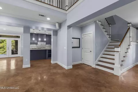 Entry Way - 115 Ashley Dr, Brandon, MS 39042 photo 2 of 9