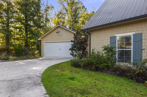 Exterior - 115 Ashley Dr, Brandon, MS 39042 photo 14 of 18