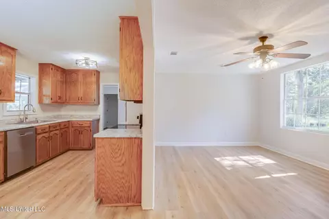 3407 Hemlock Ave, Moss Point, MS 39563 photo 8