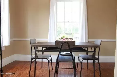 Dining - 1116 Main St, Natchez, MS 39120 photo 1 of 3
