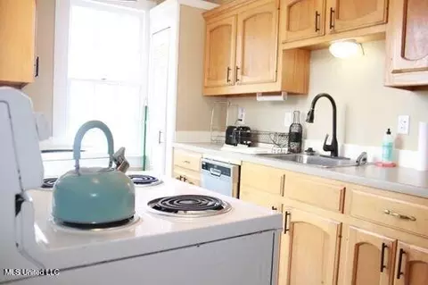 Kitchen - 1116 Main St, Natchez, MS 39120 photo 1 of 4
