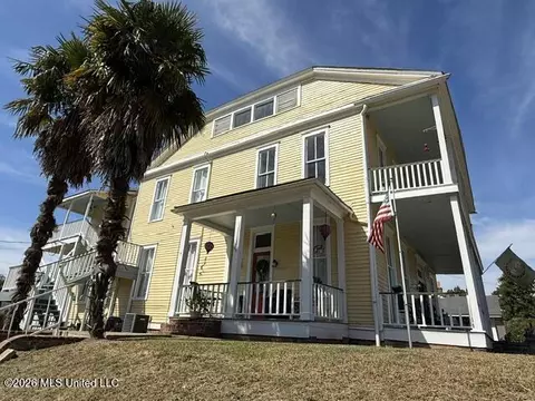 Exterior - 1116 Main St, Natchez, MS 39120 photo 12 of 12