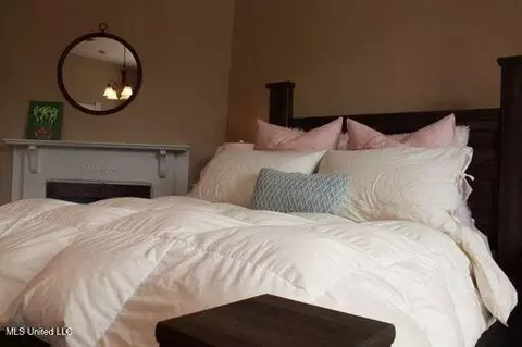 Bedroom - 1116 Main St, Natchez, MS 39120 photo 1 of 8