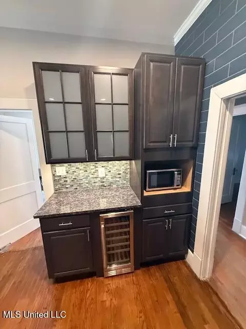Kitchen - 511 Madison St, Natchez, MS 39120 photo 2 of 6