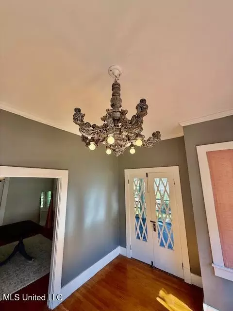 Entry Way - 511 Madison St, Natchez, MS 39120 photo 2 of 2