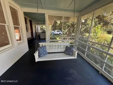 Exterior - 511 Madison St, Natchez, MS 39120 photo 5 of 15