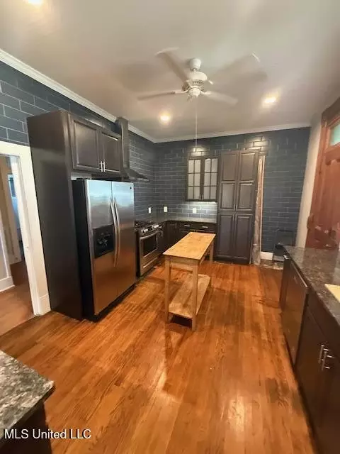 Kitchen - 511 Madison St, Natchez, MS 39120 photo 6 of 6