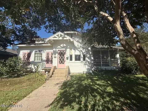 Exterior - 511 Madison St, Natchez, MS 39120 photo 8 of 15