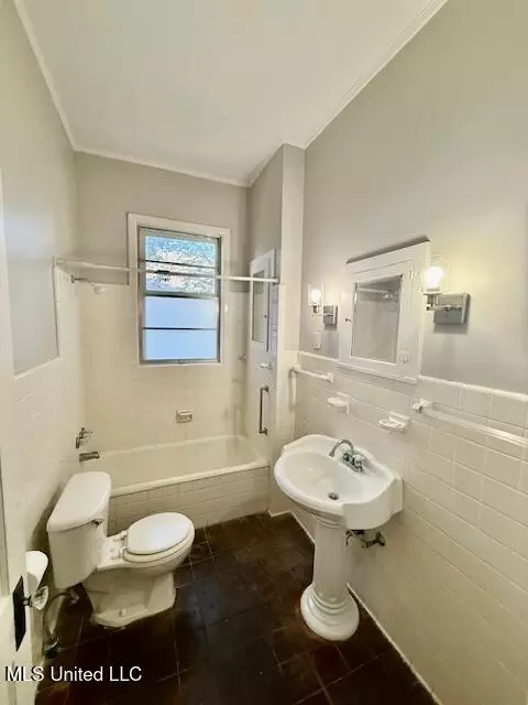 Bath - 511 Madison St, Natchez, MS 39120 photo 1 of 6