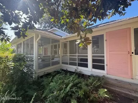 Exterior - 511 Madison St, Natchez, MS 39120 photo 11 of 15