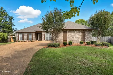 136 Middlefield Dr #136, Canton, MS 39046