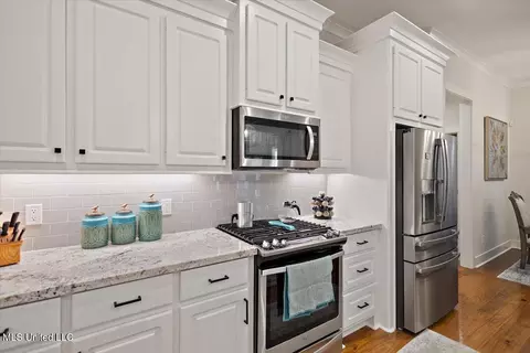 Kitchen - 115 Hampstead Dr, Madison, MS 39110 photo 3 of 3