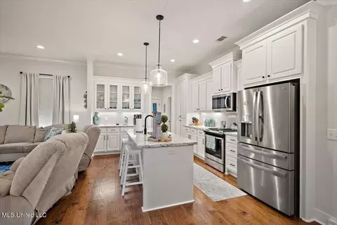Kitchen - 115 Hampstead Dr, Madison, MS 39110 photo 1 of 3