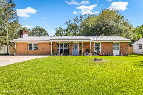 5008 Friar Tuck Ave, Pascagoula, MS 39581