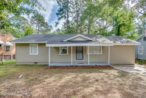 1872 Shady Ln Dr, Jackson, MS 39204