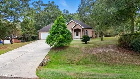 22 Running Stream Dr, Carriere, MS 39426