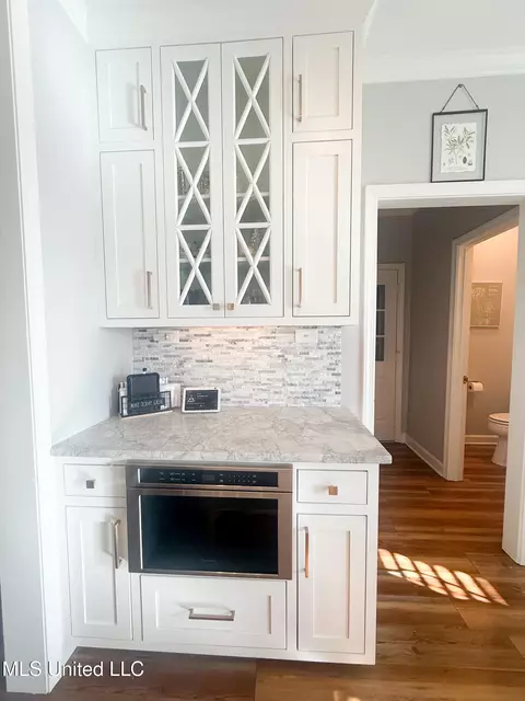 Kitchen - 11 Moss Forest Cir, Jackson, MS 39211 photo 2 of 7