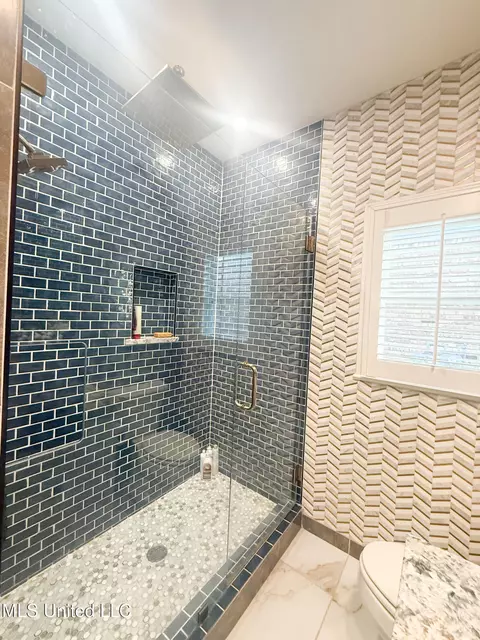Bath - 11 Moss Forest Cir, Jackson, MS 39211 photo 8 of 9