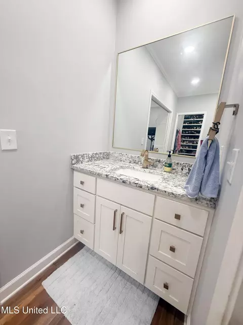 Bath - 11 Moss Forest Cir, Jackson, MS 39211 photo 5 of 9