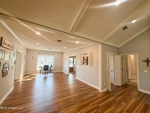 Entry Way - 11 Moss Forest Cir, Jackson, MS 39211 photo 1 of 1