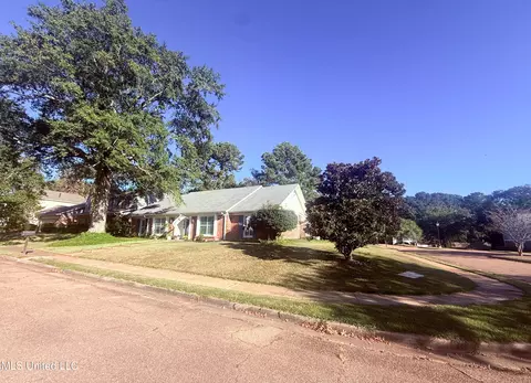 11 Moss Forest Cir, Jackson, MS 39211