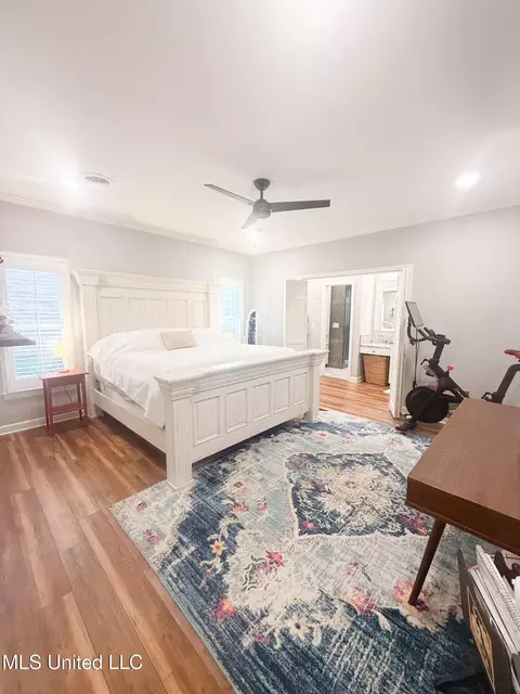 Bedroom - 11 Moss Forest Cir, Jackson, MS 39211 photo 2 of 5