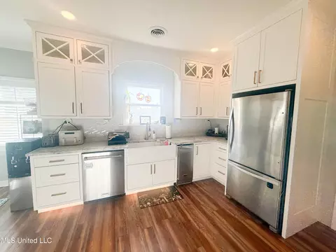 Kitchen - 11 Moss Forest Cir, Jackson, MS 39211 photo 1 of 7