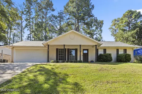 106 Fern Valley Rd, Brandon, MS 39042