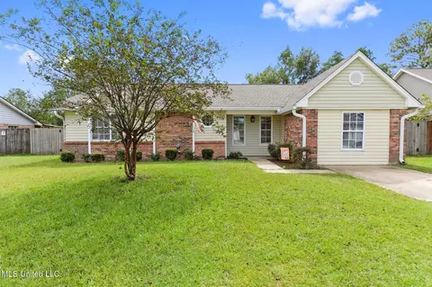 15417 Glen Dr, Biloxi, MS 39532