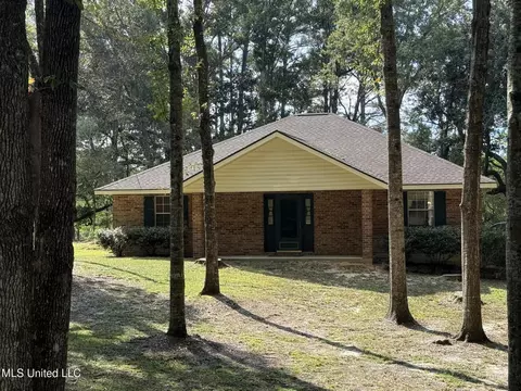 2240 Brookside St, Gautier, MS 39553
