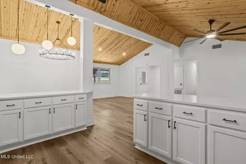 Entry Way - 22 Fox Glen Cv, Brandon, MS 39042 photo 1 of 1