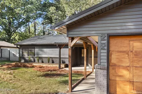 22 Fox Glen Cv, Brandon, MS 39042