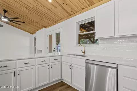 Other - 22 Fox Glen Cv, Brandon, MS 39042 photo 2 of 4