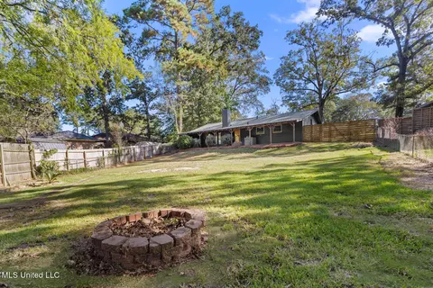 Exterior - 22 Fox Glen Cv, Brandon, MS 39042 photo 5 of 7