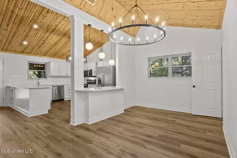 Dining - 22 Fox Glen Cv, Brandon, MS 39042 photo 1 of 1