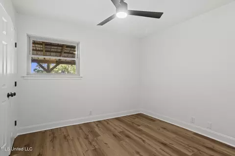 Bedroom - 22 Fox Glen Cv, Brandon, MS 39042 photo 3 of 5