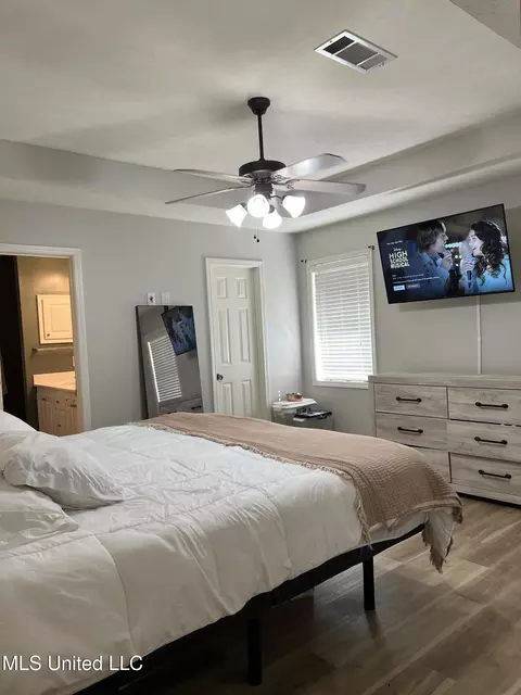 Bedroom - 414 Oak Bend Bnd, Brandon, MS 39047 photo 1 of 3