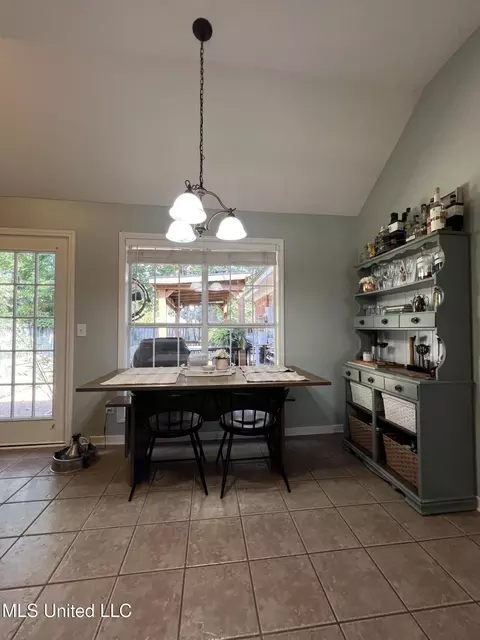 Dining - 414 Oak Bend Bnd, Brandon, MS 39047 photo 1 of 2
