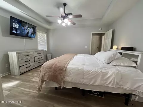 Bedroom - 414 Oak Bend Bnd, Brandon, MS 39047 photo 2 of 3